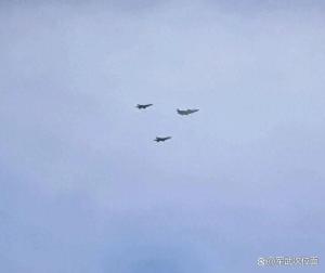 歼-35是否批量服役了 编队飞行引发关注