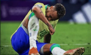 巴西球迷称内马尔比不上梅西和C罗 恨不得他踢断腿