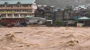 台风“杜苏芮”致菲律宾18万人受灾！多地爆发洪涝灾害