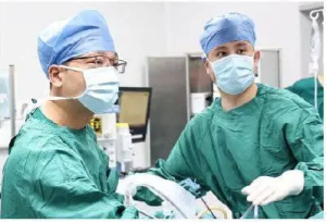 17岁中学生确诊肠癌 医生紧急提醒定期做肠镜体检