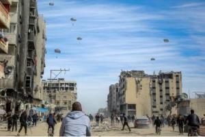 媒体：美“致命空投”难救加沙难民，援助困境加剧人道危机