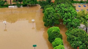 广西玉林暴雨致一高考考点被淹 及时抢险确保高考顺利进行！