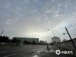 带伞！北京今天午后将迎雷阵雨天气 最高温32℃体感较闷热