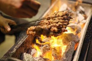 女子与老公吵架后狂吃火锅诱发带状疱疹 饮食不慎引病痛