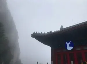 河南老君山：壮丽山河遇上唯美飞雪 梦幻冰雪盛宴