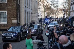 曝英私下警告乌总统须修复与美关系 明面支持暗中施压