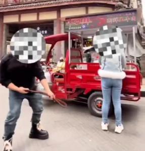 3名网红街头拍低俗视频被处罚 策划摆拍引围观