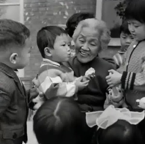 她一生未婚但接生了5万多孩子 逝世后成为大体老师