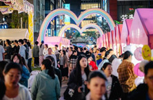 提振消費(fèi)正當(dāng)時 服務(wù)消費(fèi)引領(lǐng)增長