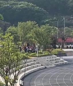 化糞池墜亡學生父親再發(fā)聲 希望孩子早日入土為安