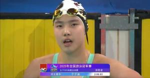 女子400米混合泳預(yù)賽 12歲天才少女于子迪 力壓余依婷小組第一 新星閃耀賽場