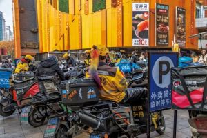 打工人要個雙休怎么這么難 休息權(quán)困境待解