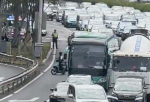 男子開電車上快速路沖卡被拘 逃避盤查終落網(wǎng)