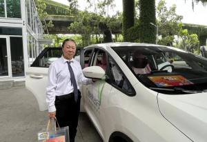 武漢“愛心助考”車隊再出發(fā) 溫暖護航高考路