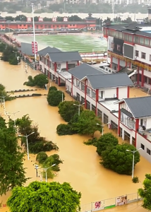 村超球場10分鐘被淹沒 洪水來襲引發(fā)關(guān)注