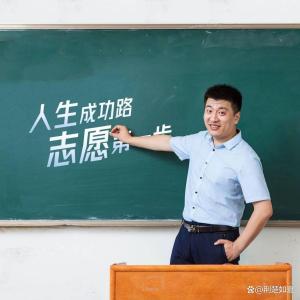 張雪峰說大多文科不考公就是銷售 就業(yè)出路其實(shí)更廣闊