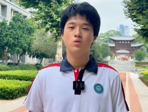男生高考700分被班主任批評 高分背后的故事