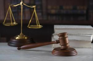 員工為打賞女主播偷茅臺 盜酒191瓶被判刑