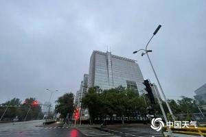 北京未來三天多分散性降雨 最高氣溫超30℃體感持續(xù)悶熱 濕度增大似南方