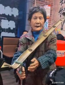 绍兴72岁“麻糍奶奶”遇车祸离世 街头再无麻糍香