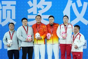 汪周雨卫冕举重女子87公斤级冠军 实现全运会三连冠