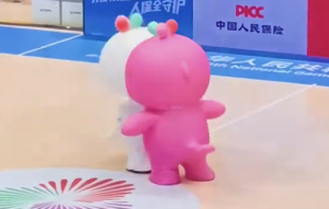 喜洋洋与乐融融太会整活了！网友直接赐名“大湾鸡”