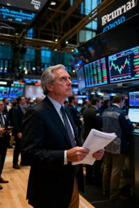 抛售潮席卷美股芯片股 AI资本开支疑虑引发调整