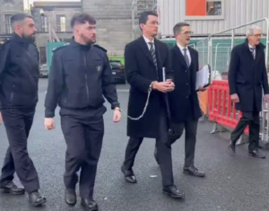 爱尔兰教师拒绝称呼男孩为女孩被解雇！