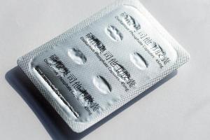 衛(wèi)生院奧司他韋與網售價差9倍背后 集采政策待完善