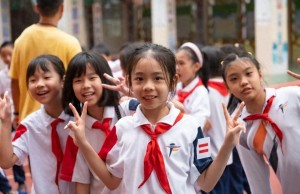 家長發(fā)現孩子穿禮服回校次數減少！