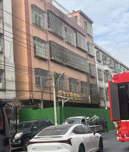 汕頭火災(zāi)獨(dú)自逃生10歲女孩整日哭 烈焰中的勇氣