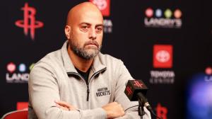 记者：火箭与联盟一半球队谈判过 交易前景尚不明朗