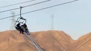 缆车停电困住104名游客每人赔7千 雪场暂停营业并致歉