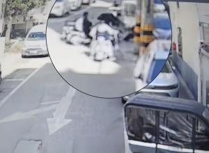 少年扶摔倒老人反驳路人劝阻 纯粹善意温暖人心