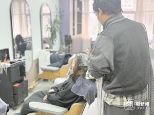 “过年三件套”进入预约模式 美发美甲美睫热度攀升