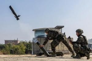 台退将呛台军无人机发射5秒就坠地 “台版弹簧刀”钝了