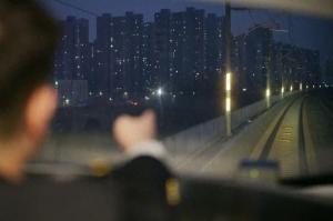 乘坐这种高铁要提前1天到站候车 注意夜间高铁候车时间