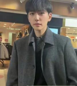 21年老店因帅儿子逆袭 中老年装穿出偶像剧气场