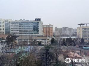 北京今天白天最高气温6℃，夜间至明天白天有雨雪天气 外出需防滑保暖