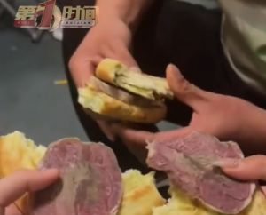 乘火车无座遇老乡一路投喂 女子回应