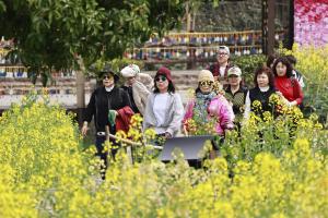 带薪错峰休假被热议 专家：可探索“休假储蓄”模式