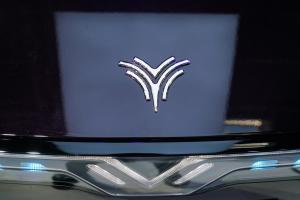 哪吒汽车两位创始人成失信被执行人 企业深陷财务危机