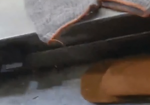 官方通报“网红锅巴与臭鞋垫放在一起烘烤”：涉事企业已被停业整顿