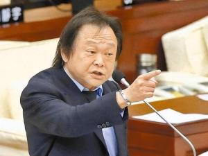 王世坚打脸民进党当局平均月薪数据 揭露产业失衡与民生无感
