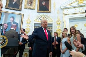 特朗普声称伊朗送来一份大礼 涉及石油和天然气领域