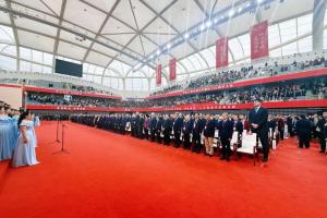 你那个2米26的同学来了：姚明重返母校庆典