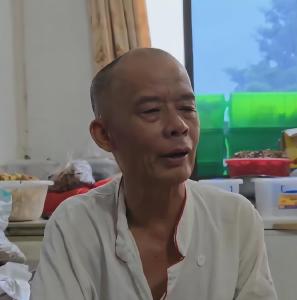 莫氏鸡煲老板发声 走红后太累想放假