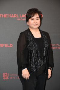 何超蕸被赌王称为最能帮忙的女儿 慈善与传统共融的一生