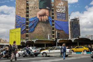 伊朗考虑暂停霍尔木兹航运 以免破坏谈判进程