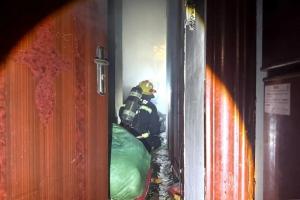 一对老夫妇3年里烧掉2套房 杂物堆积惹祸